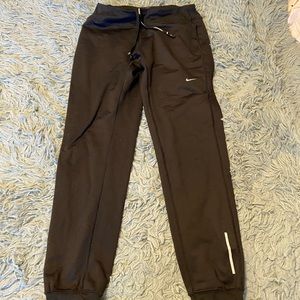 Nike sweatpants skinny fit